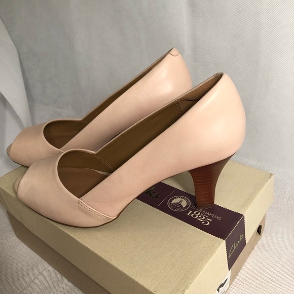 clarks heels pink